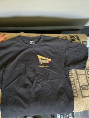 IN-N-OUT Burger California Logo Short Sleeve Tee - Black Size L